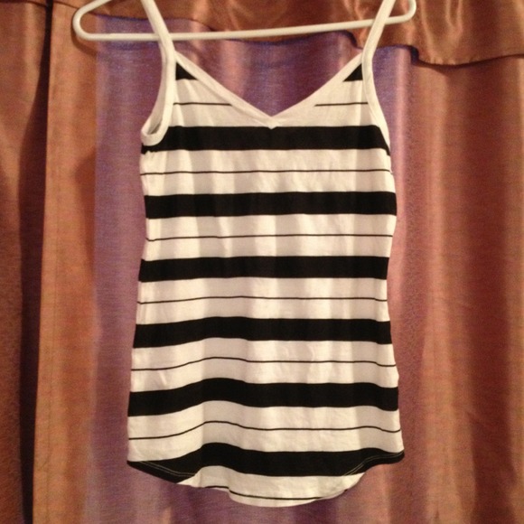 SOLD--SOLDBlack/White Halter Top