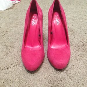 Hot pink heels size 7