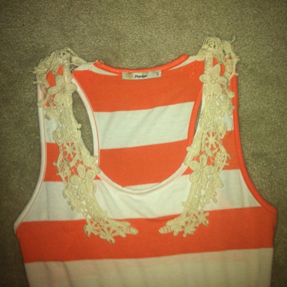 Orange/white tank top with lace around cleavage - Picture 2 of 3