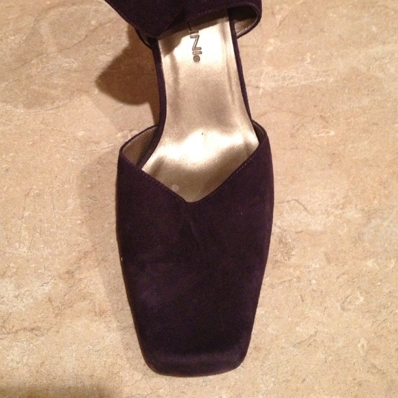Dark Purple Zippered Ankle Shoes Sz 7.5