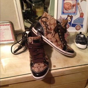 Cute AUTHENTIC COACH sneakers! Worn once!!