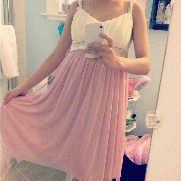 🎁🎉Reduced 🎁🎉White and pink dress - Picture 1 of 3