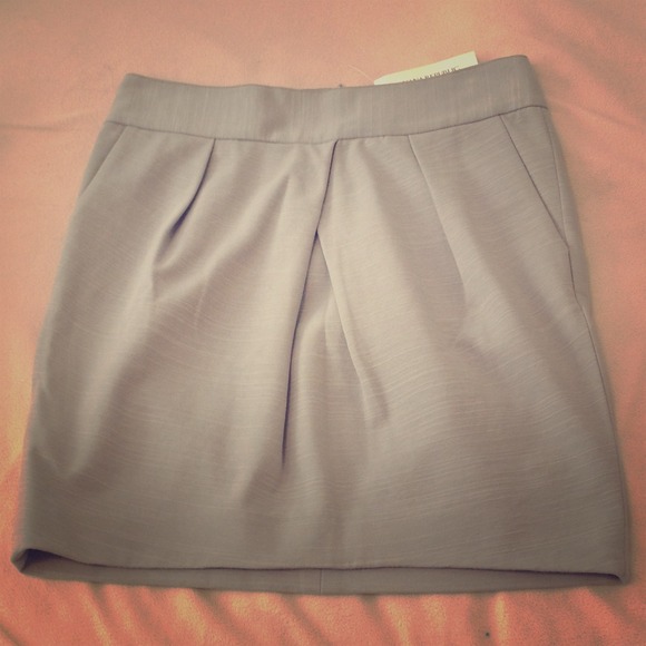 Tulip Pleated Skirt w pockets