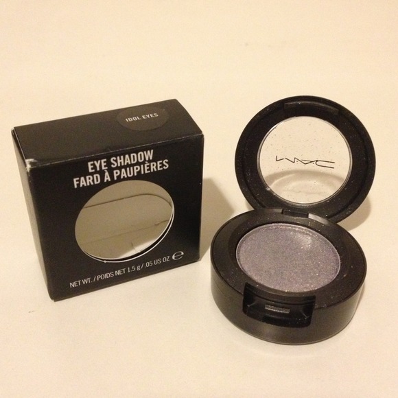 **SOLD**Mac eyeshadow in Idol Eyes