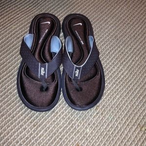 Nike flip flops