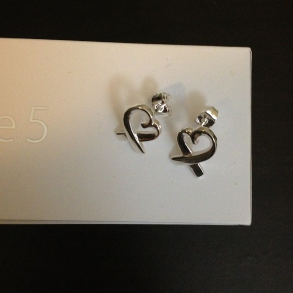 Jewelry - Silver earring . Brand new