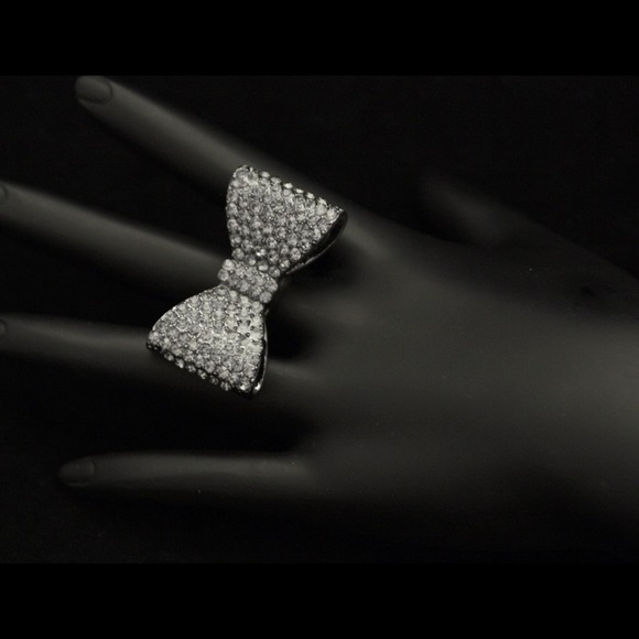 SALE!!! $10 rhinestone bow ring - new never worn