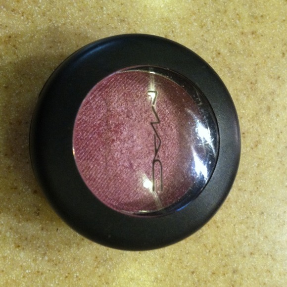 SOLD - MAC Eyeshadow in SWISH