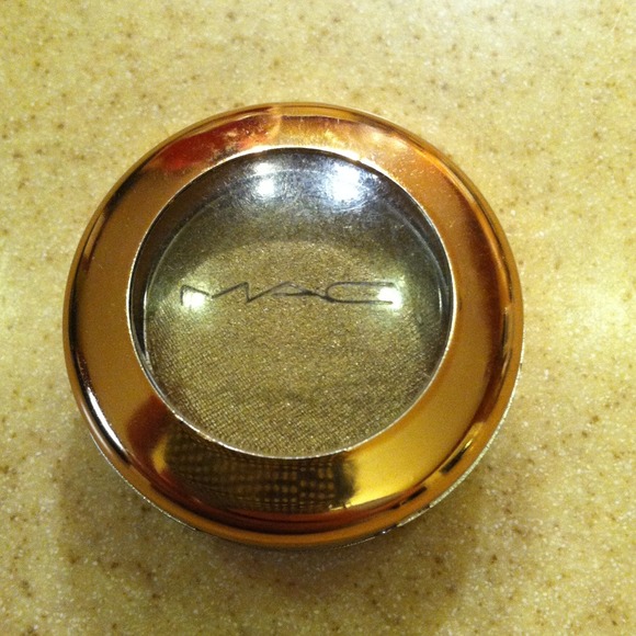 SOLD - MAC Eyeshadow in Olive Groove