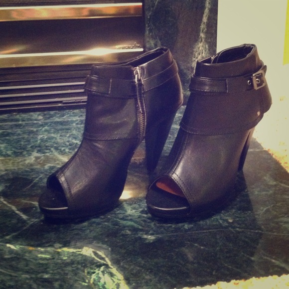 SOLD!!!!! Nine West stylish shoes