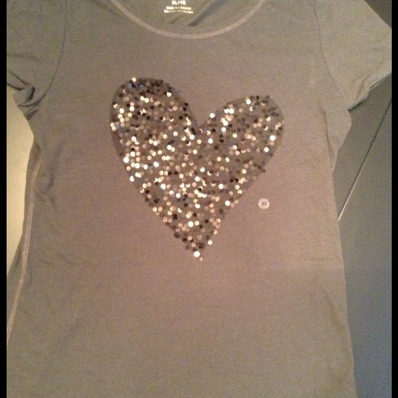 SOLD! Glitz t-shirt, American Eagle...NEVER WORN