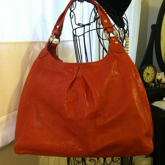 Large Coach "Maggie" purse - Picture 1 of 3