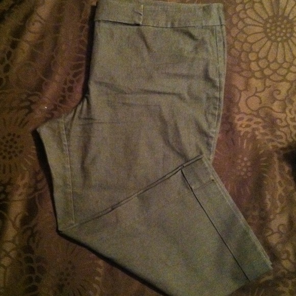 ***SOLD***Brown denim capris.