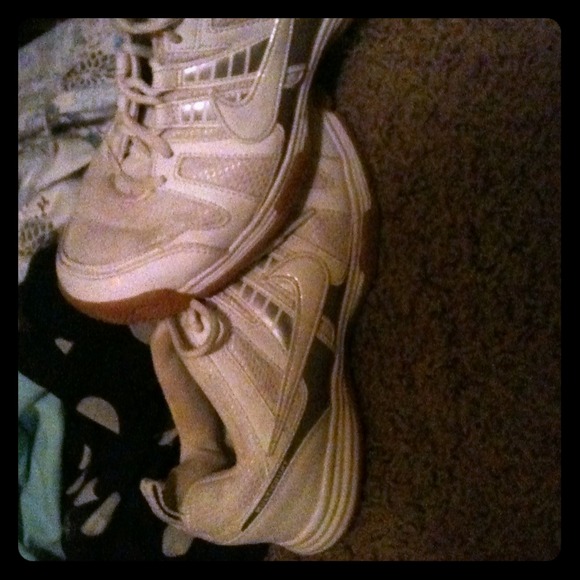 Nike volleyball shoes - Picture 1 of 1