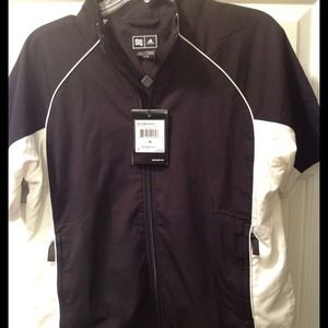 Woman's Adidas Climaproof short wind shirt (new)