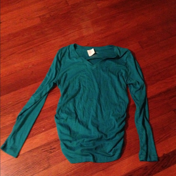 Bundle 2 maternity tops