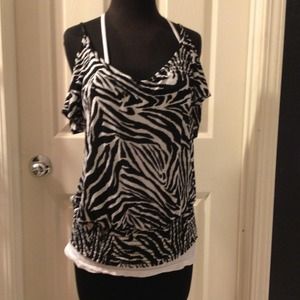 Deep V, open shoulder sleeve