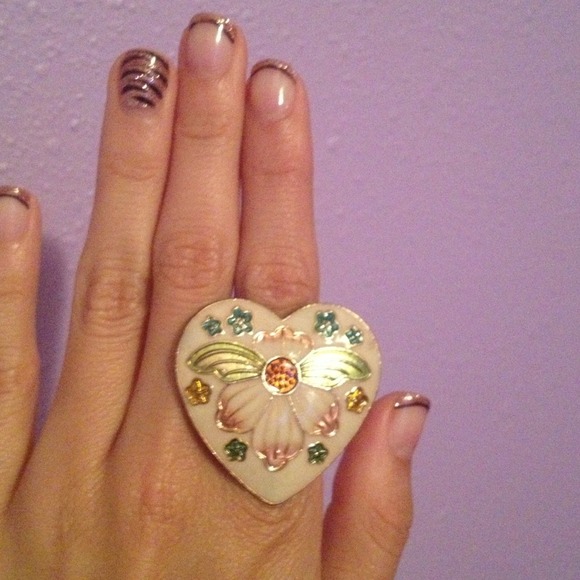 Heart flower ring