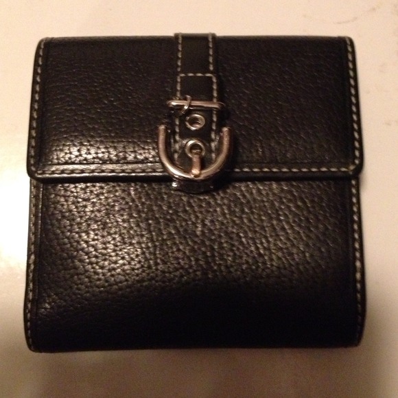 Authentic Coach Wallet - Picture 1 of 4