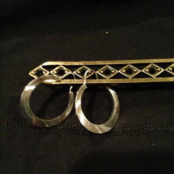 Hoop earrings - Picture 2 of 3