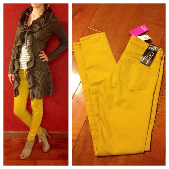 ❌SOLD❌ Mustard skinnies