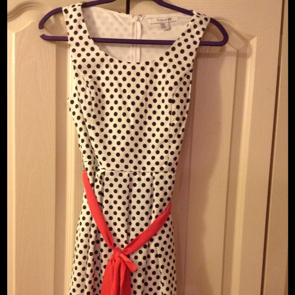 Polka dots short dress