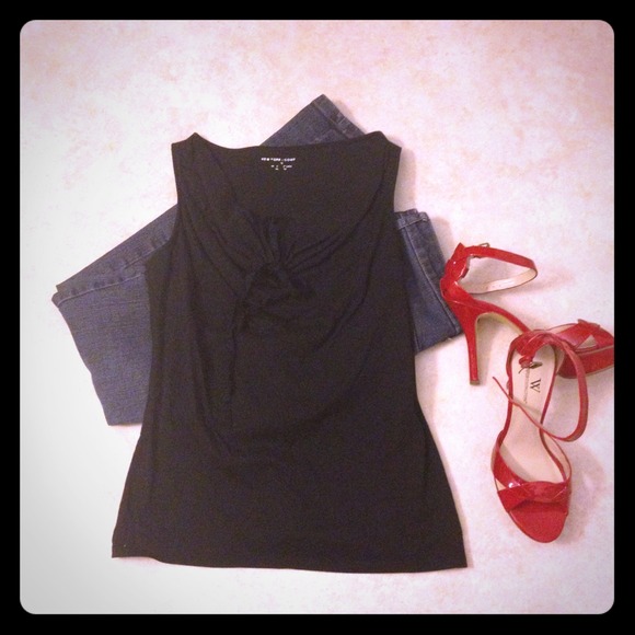 V neck shirt with bow - Picture 1 of 2