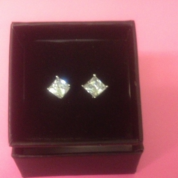 White Gold Jewelry - Super Cute Princess Cut Stud Earrings