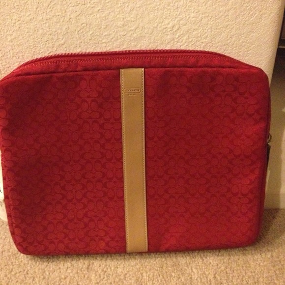 ❌Hold❌AUTHENTIC COACH PADDED COMPUTER SLEEVE/CASE