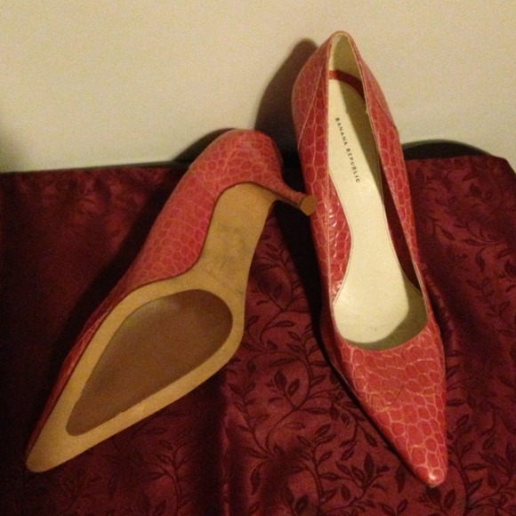 🎀Reduced🎀Banana Republic faux snake skin shoes