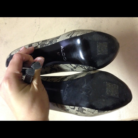 Aldo Beige Lace Platform Pumps - Picture 4 of 4
