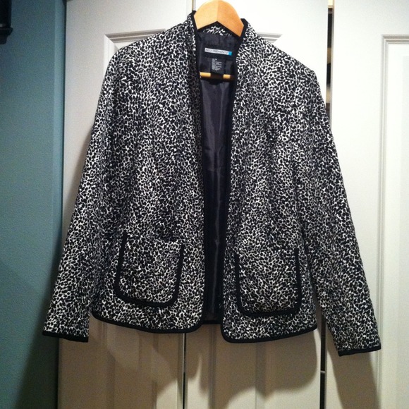 Black & white jacket - Picture 1 of 3