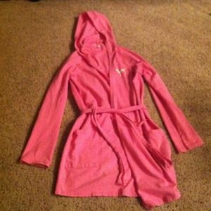 ON HOLD VS pink bath robe very cute!