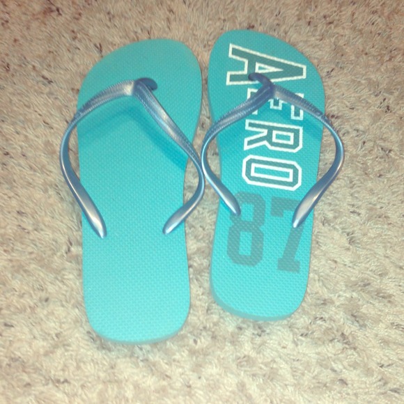 ☀SOLD☀Blue Aeropostale size 8.5 flip flops