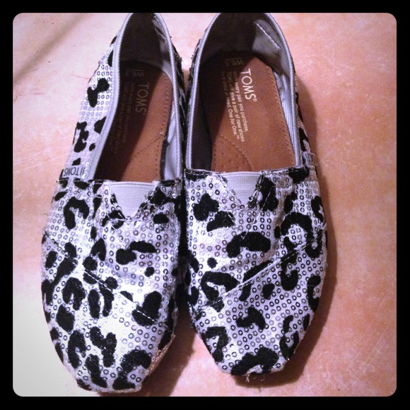 Toms