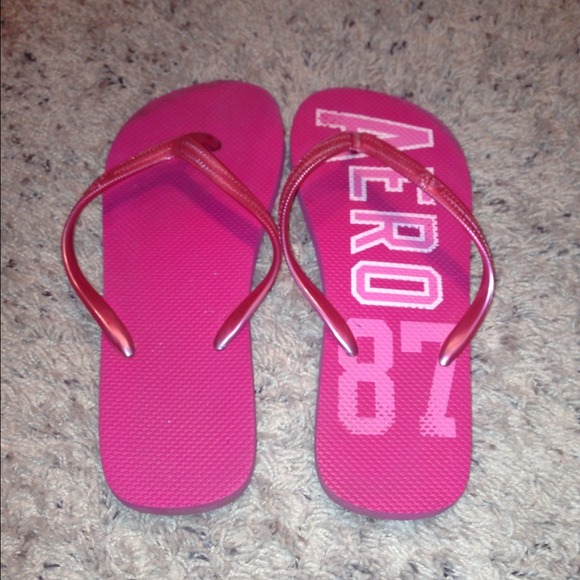 ☀SOLD☀Pink Aeropostale size 8.5 flip flops