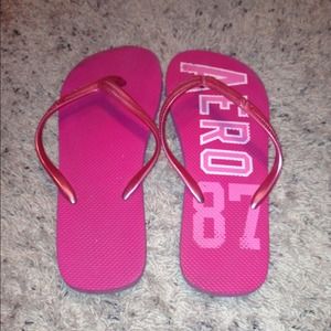 ☀SOLD☀Pink Aeropostale size 8.5 flip flops