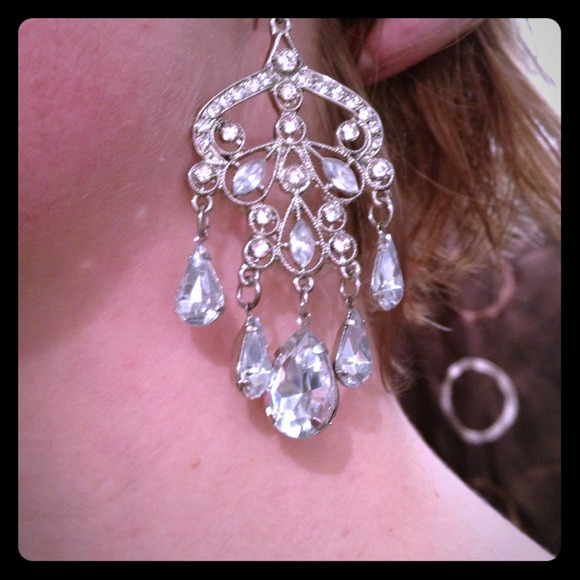 Super sparkly rhinestone earrings!