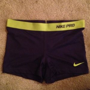 **On hold**Nike pro workout shorts size L