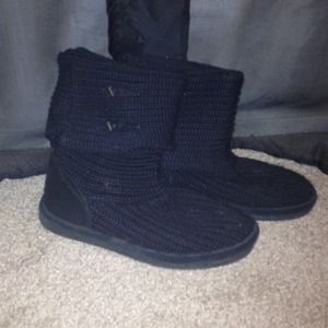Bearpaw black boots
