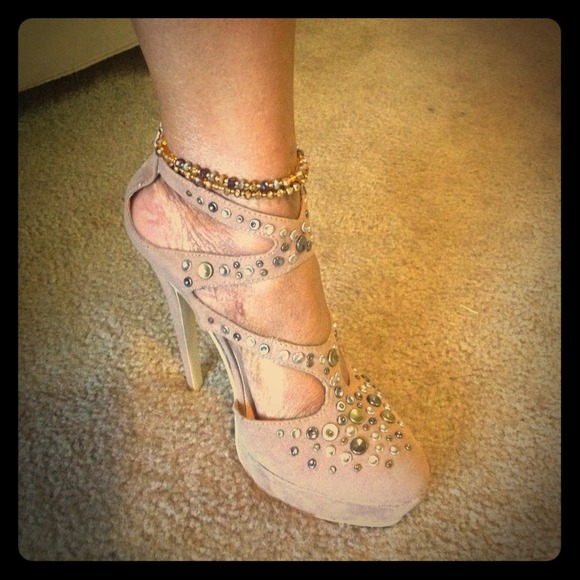 Penny loves Kenny studs heels