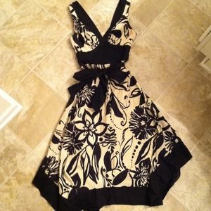 💥REDUCED💥 OCOC Floral Print Dress