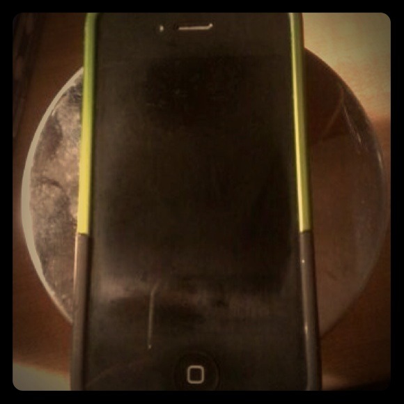 iPhone 4 AT&T 1⃣6⃣gb