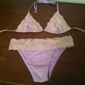 ❌SOLD IN BUNDLE❌Beach Bunny bikini set!!