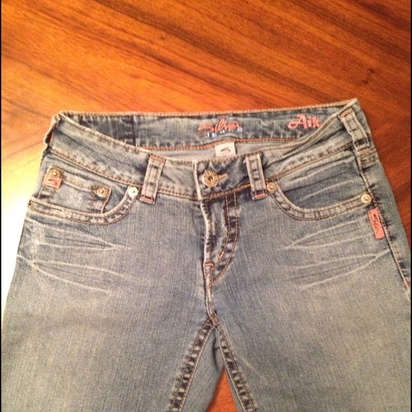 ✨Adorable Silver Jeans!✨