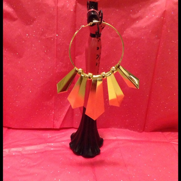 Jewelry - Picture 2 of 2