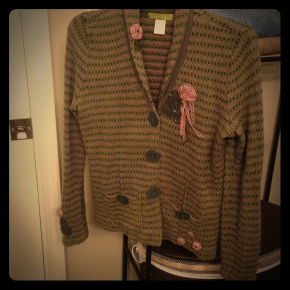 🌺PRICE REDUCED🌺Pastel olive sweater