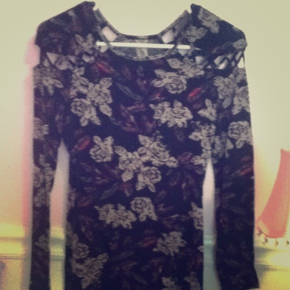 Free people rose top