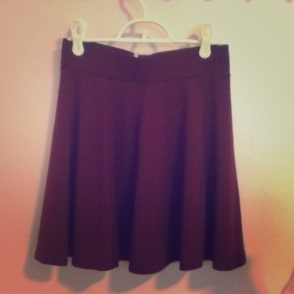 H&M wine color skirt
