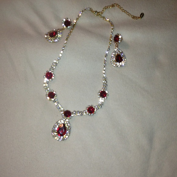 Rhinestone ruby red necklace and earring set